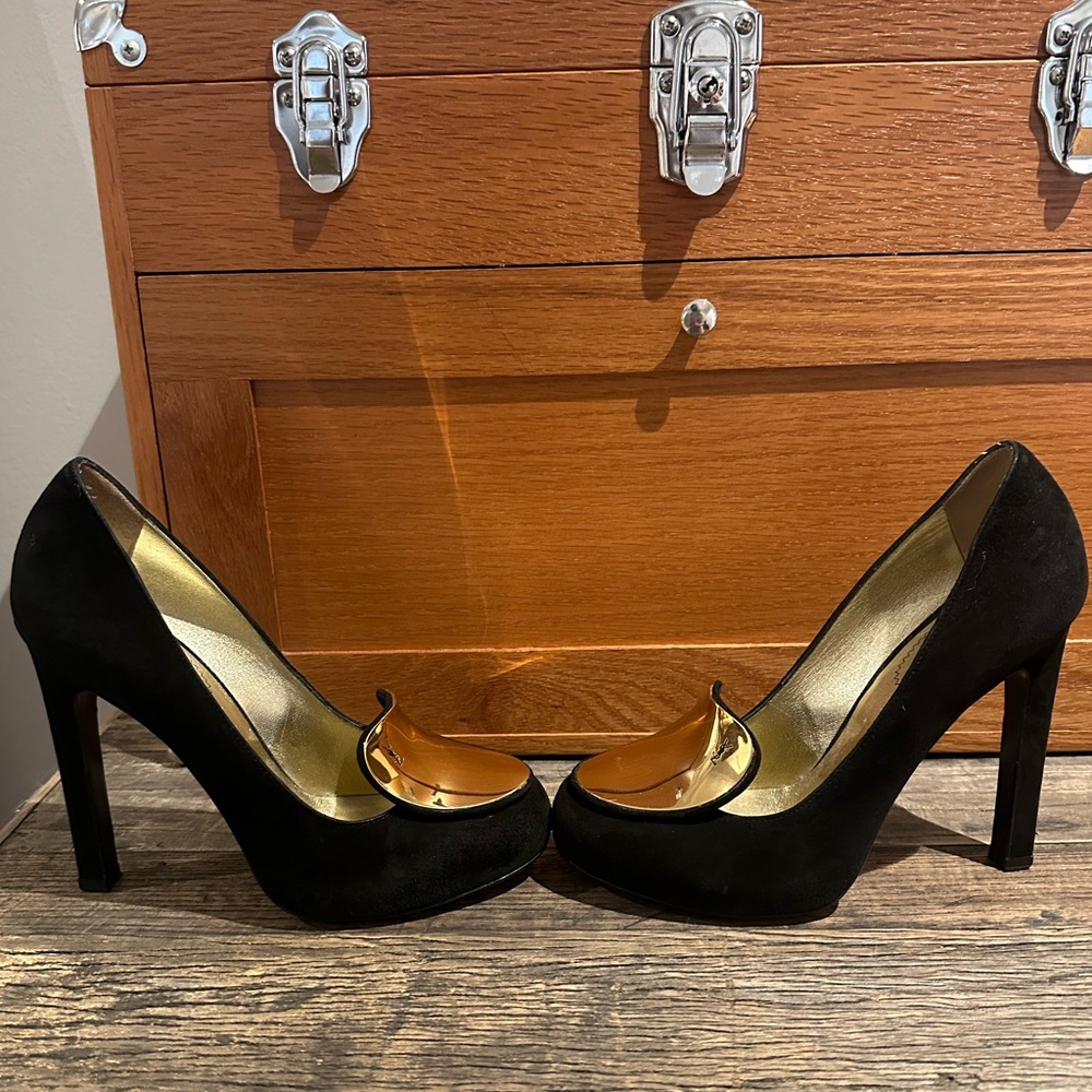 Yves Saint Laurent Black Suede Catherine Pumps - Picture 5 of 7